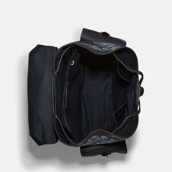 Hudson Backpack In Signature Chambray - Picture 4 of 6